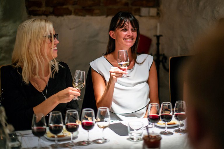 wine tasting 
