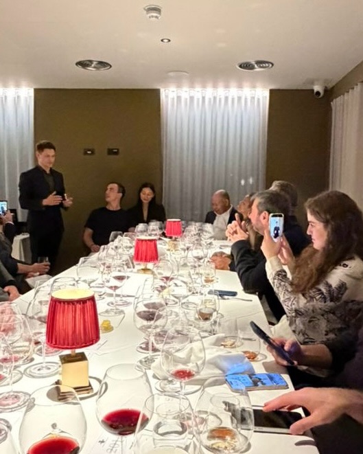 An exceptional evening in London 🍷Hosted at Michelin-starred @cornusrestaurant , with 20 select (7)