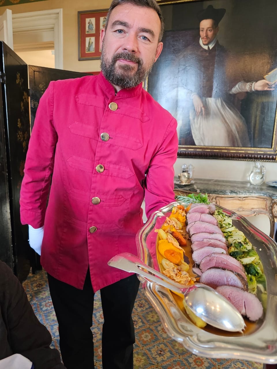 Live the Bordeaux experience & be part of our journey through the world’s most iconic vineyards. (1)